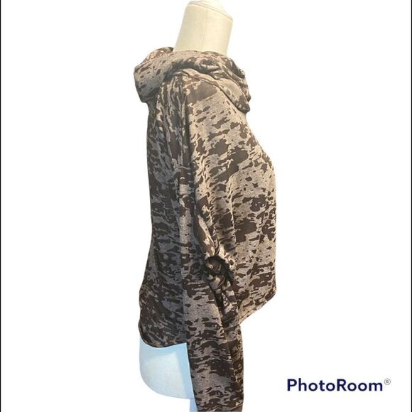 House of Vansickle Athleisure Women’s Top Made in USA - Picture 2 of 6